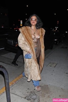 Rihanna - Undress me