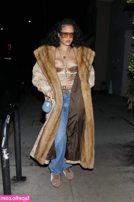 Rihanna - I know how much you want to serve part 1