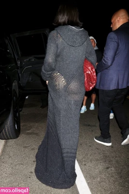 Rihanna - Loved this bunny costume!! 🐇