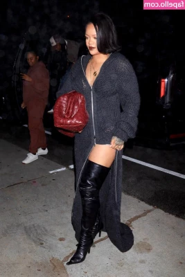 Rihanna - i m coming backkk i miss yall so baddd