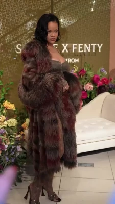 Rihanna - uploading this is making me so horny fuck haha  gypsophilia