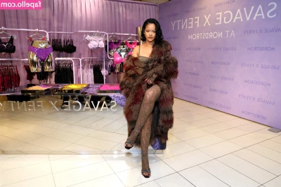Rihanna - HELLLO NEW AND OLD SUBSCRIPTIONS   Did I make a 3rd only friend to