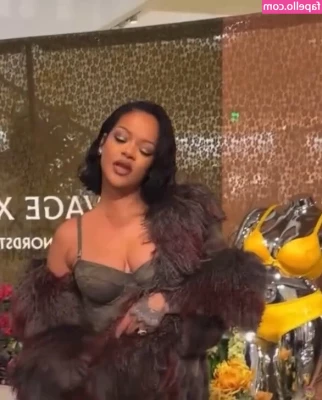 Rihanna - Audrey Farting On Stuffed Bunny @nextdoor_dreamx