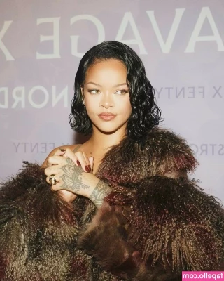 Rihanna - please me from behind