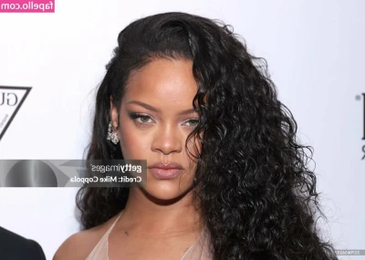Rihanna - Celebrated Hump Day!!!! 🍑😉
