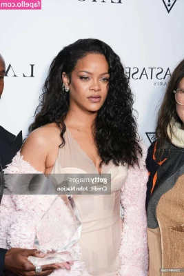 Rihanna - Wanna see this public play video  DM me for the price