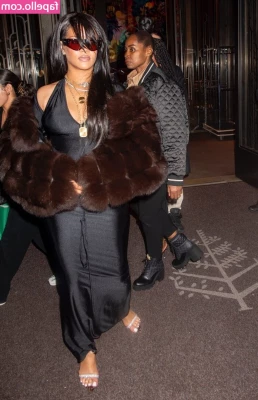 Rihanna - Ready to train?