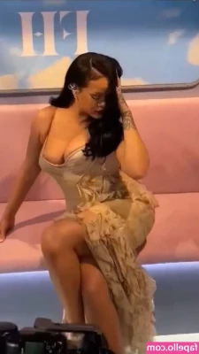 Rihanna - Claws r out
