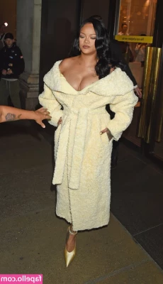 Rihanna - BITE ME part 1