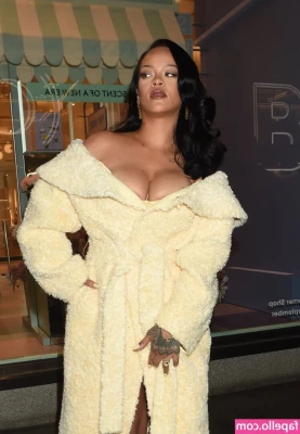 Rihanna - Guys can wear pink