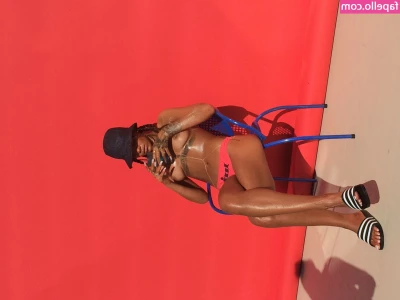 Rihanna - You belong in panties bitch boy