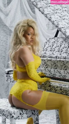 Rihanna - My live didn t go very well   what would have made it better