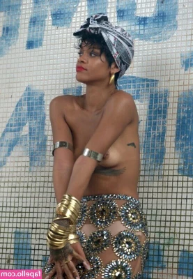 Rihanna - Was so horny I decided to jerk off  no cumming because Alex texted me
