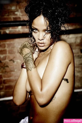 Rihanna - It s very hot in my bed Do you mind if I take off my underwear