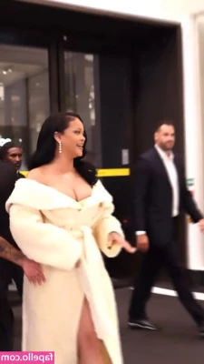 Rihanna - Thanks for subscribing to my paid account  loves  Tipping is always part 1