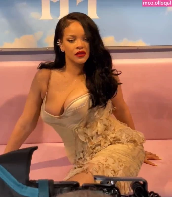 Rihanna - I'm getting better at measuring the rice and rolling up/cutting sushi