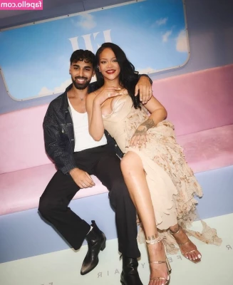 Rihanna - Who wants some cheap customs for Valentines day