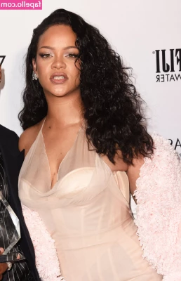 Rihanna - MORE NEW CONTENT  FIVE SUPER HOT options available   5  Super Hot