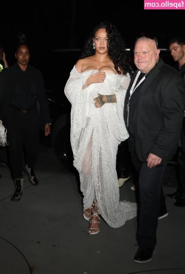 Rihanna - Honey  we can talk to you in messages about anything you want  I m part 1