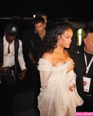 Rihanna - Just a few big O s before bed part 1