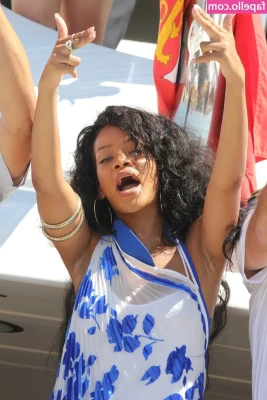 Rihanna - Chocolate Feet - 3 pics