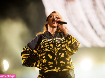 Rihanna - I want someone to come undress me
