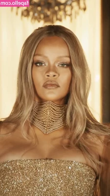 Rihanna - a big white cumload going in Nikki s pussy