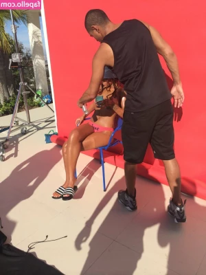 Rihanna - PUBLIC PLACE - Air baths by the sea and long nails