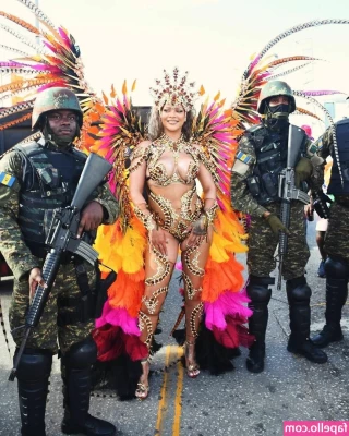 Rihanna - Good morning   VIPs  are you ready for your next post