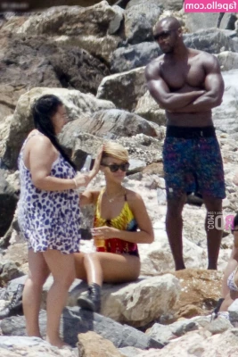 Rihanna - Big bear has beefed up and shoots a fat load after edging