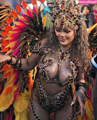 Rihanna - ⚠️ Hardcore sex tapes incoming ⚠️ Enjoy my exclusive sex tape
