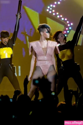 Rihanna - Message me if you wanna see what made me moan