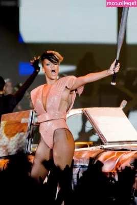 Rihanna - Da.ddy got me a new tail and I can’t wait to feel it in my ass
