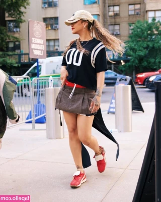 Rihanna - Whoops just made such a rookie mistake sorry to who received my