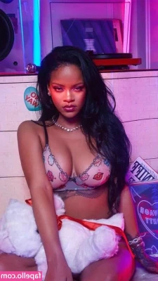 Rihanna - Dime lo que quieres y lo cumpliré