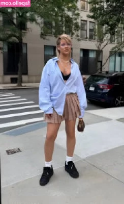 Rihanna - Red fishnets 👹 part 2