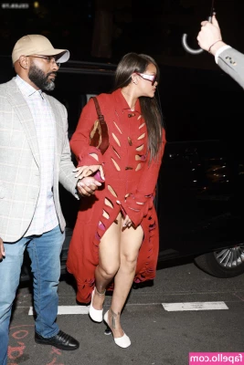 Rihanna - Fishnets or not