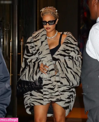 Rihanna - Come Take a Ride with Momma