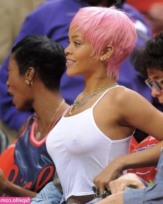 Rihanna - https onlyfans com 1215607383 bouncybritney1