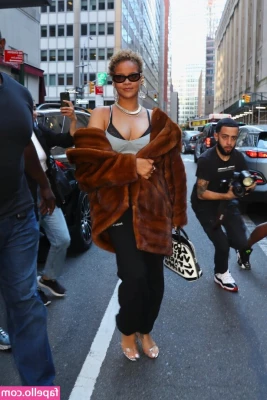Rihanna - I like to teasing you in socks  No PPV account    swee7een vip