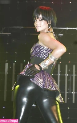 Rihanna - Whos excited for me to release the videos