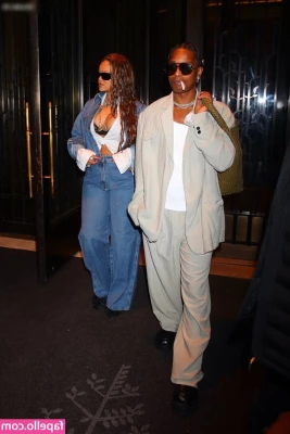 Rihanna - Just a little undergarment flashing