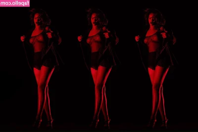 Rihanna - Check your inbox  wearing my tail plug with no panties in sight and