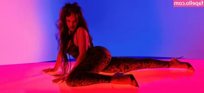 Rihanna - So excited to be making content with this hottie again