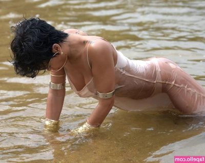 Rihanna - Remember that if you purchase something from my wishlist you receive