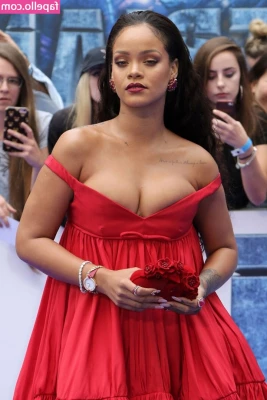 Rihanna - Although beauty and not vice     She alone is not enough for us    