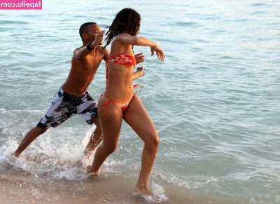 Rihanna - Videos coming this weekend  sorry for taking the week off I ve been