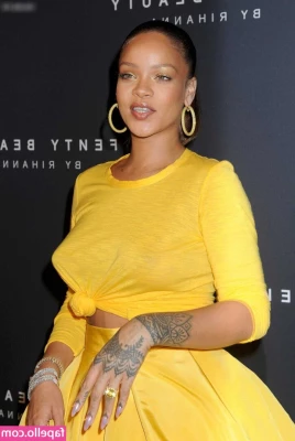 Rihanna - Chi vuole massaggiare  Dai  è gratis