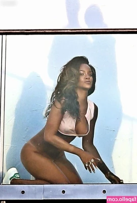 Rihanna - Hey baby      Wanna see my latest pics and videos    Join my new VIP