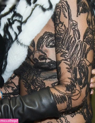 Rihanna - Who wants to see what s underneath part 1